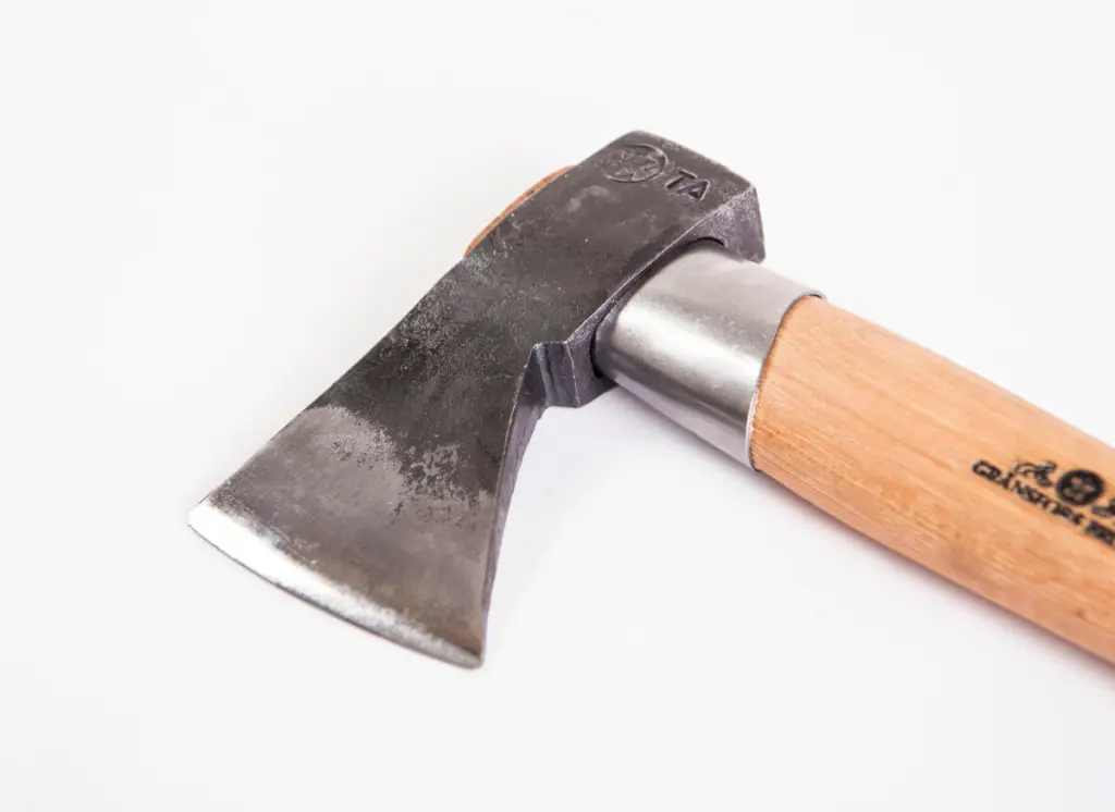 425-outdoor-axe_6-2-1200x875.webp
