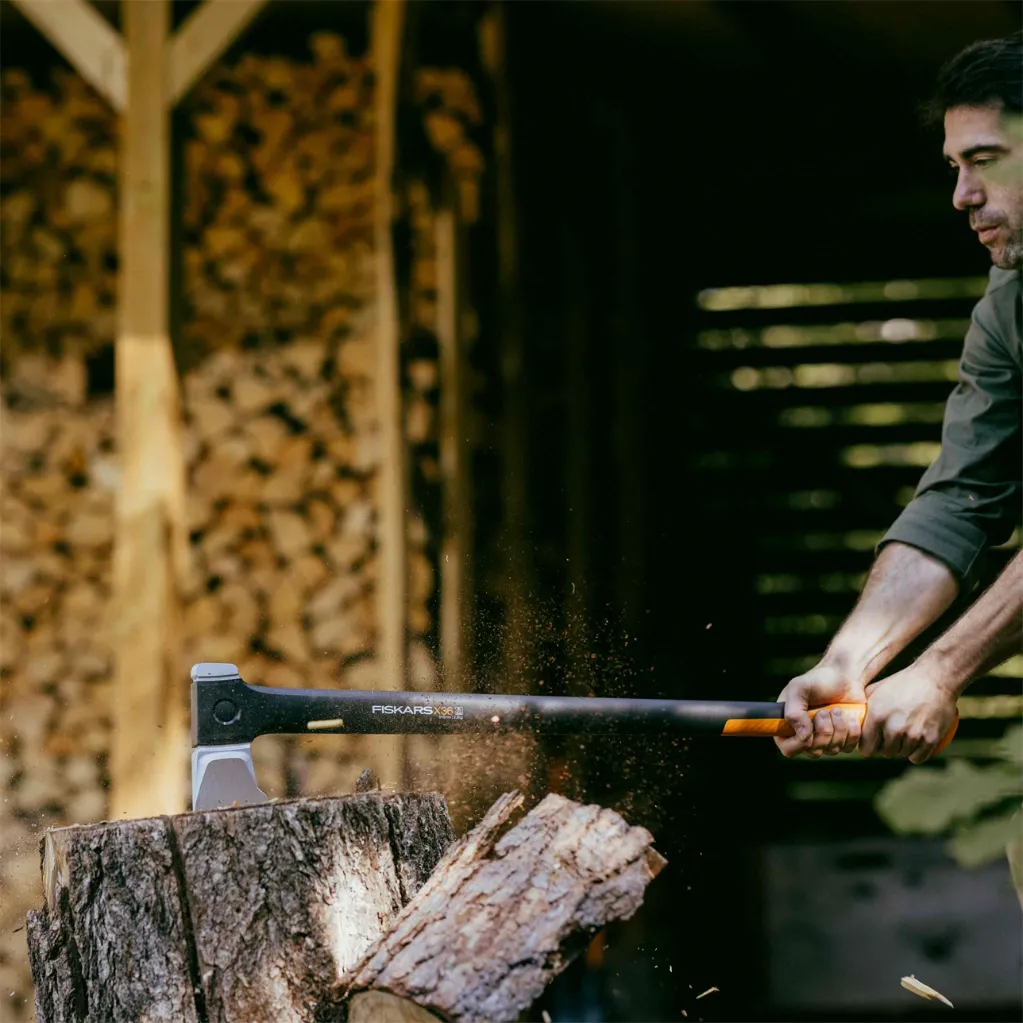 1069109_FiskarsEMEA_08_X36_splitting_axe.webp